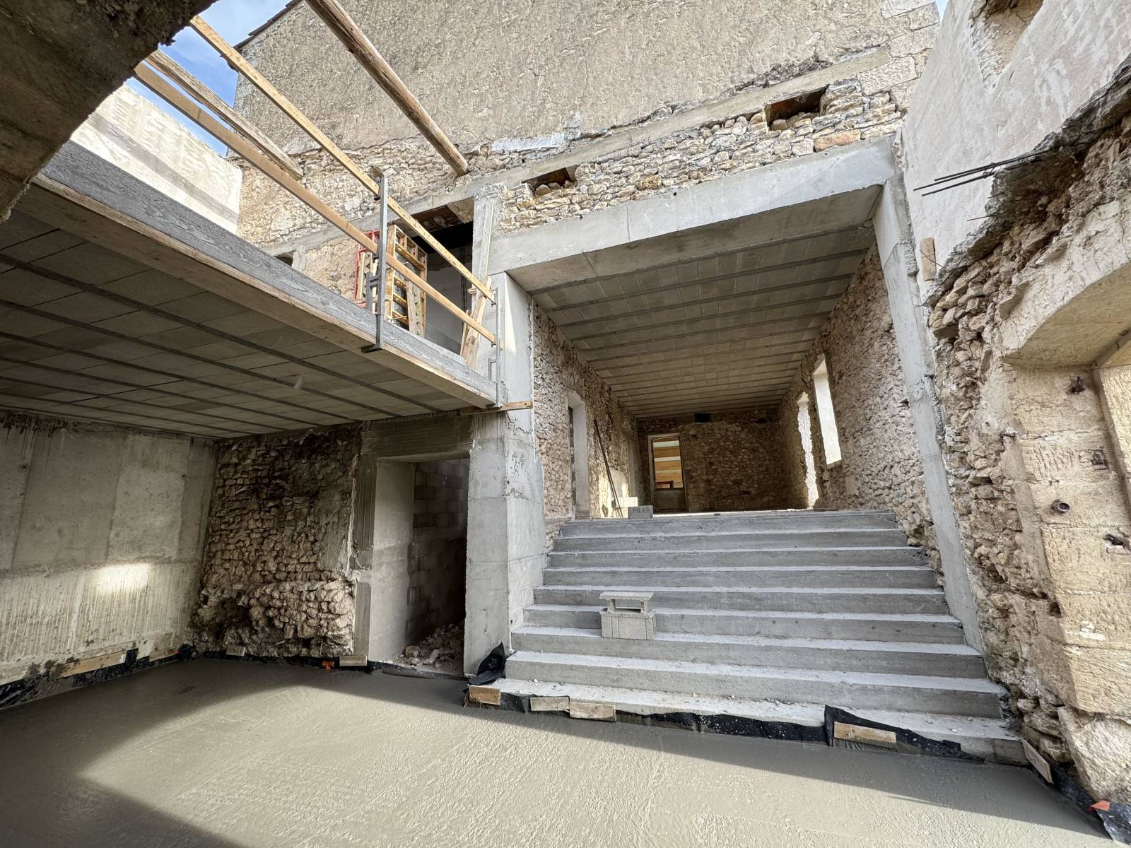 sous oeuvre à Céreste